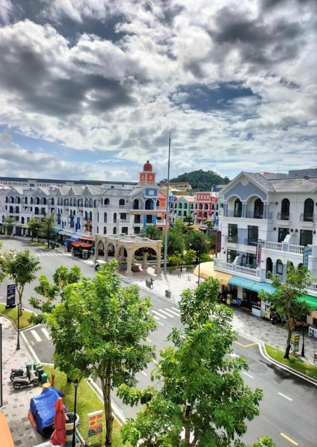 Bistro Hotel Grand World Phu Quoc Exterior foto